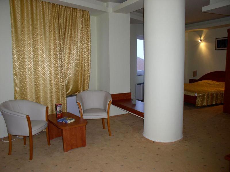Rex Hotel Tulcsa Kültér fotó