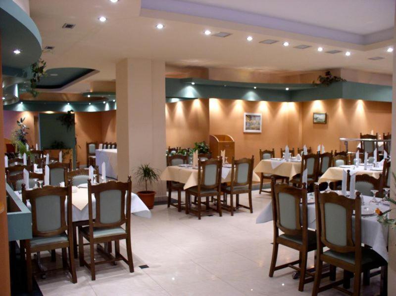Rex Hotel Tulcsa Kültér fotó